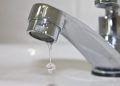 ZBOG KVARA NA VODOVODNOJ MREŽI NESTANAK VODOSNABDIJEVANJA U ULICI IHTIJAREVIĆA